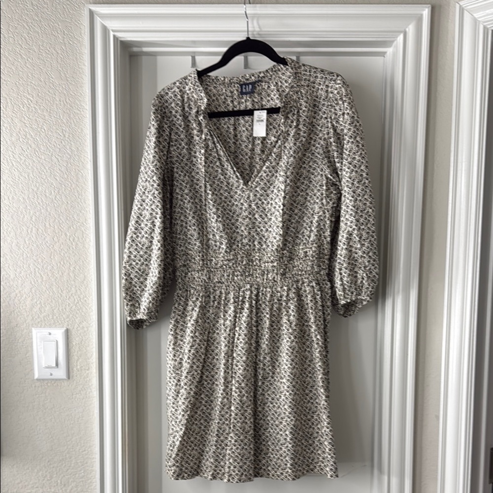 NWT GAP Women's Black and White Patterned Mini Dress size L (long sleeve)